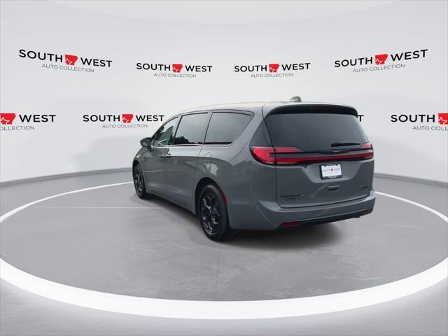 used 2022 Chrysler Pacifica Hybrid car, priced at $25,898