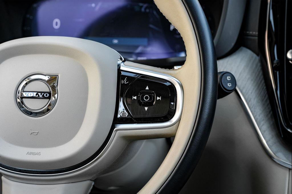 used 2023 Volvo XC60 car, priced at $40,995