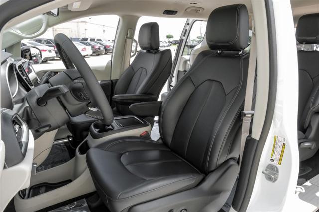 used 2024 Chrysler Pacifica Hybrid car, priced at $36,995