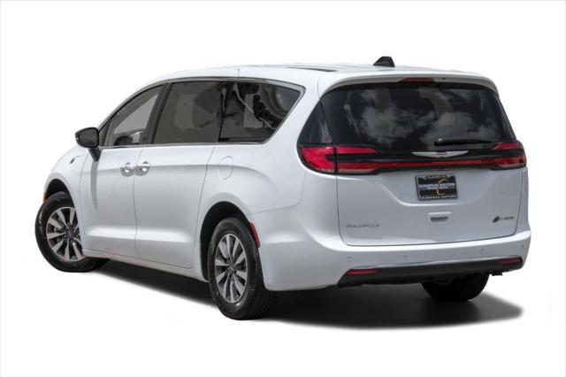 used 2024 Chrysler Pacifica Hybrid car, priced at $36,995