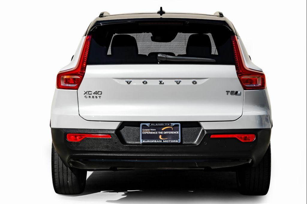 used 2021 Volvo XC40 car, priced at $26,399