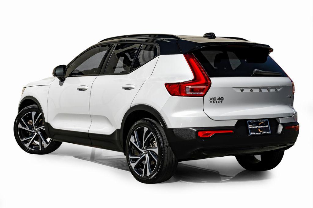 used 2021 Volvo XC40 car, priced at $26,399