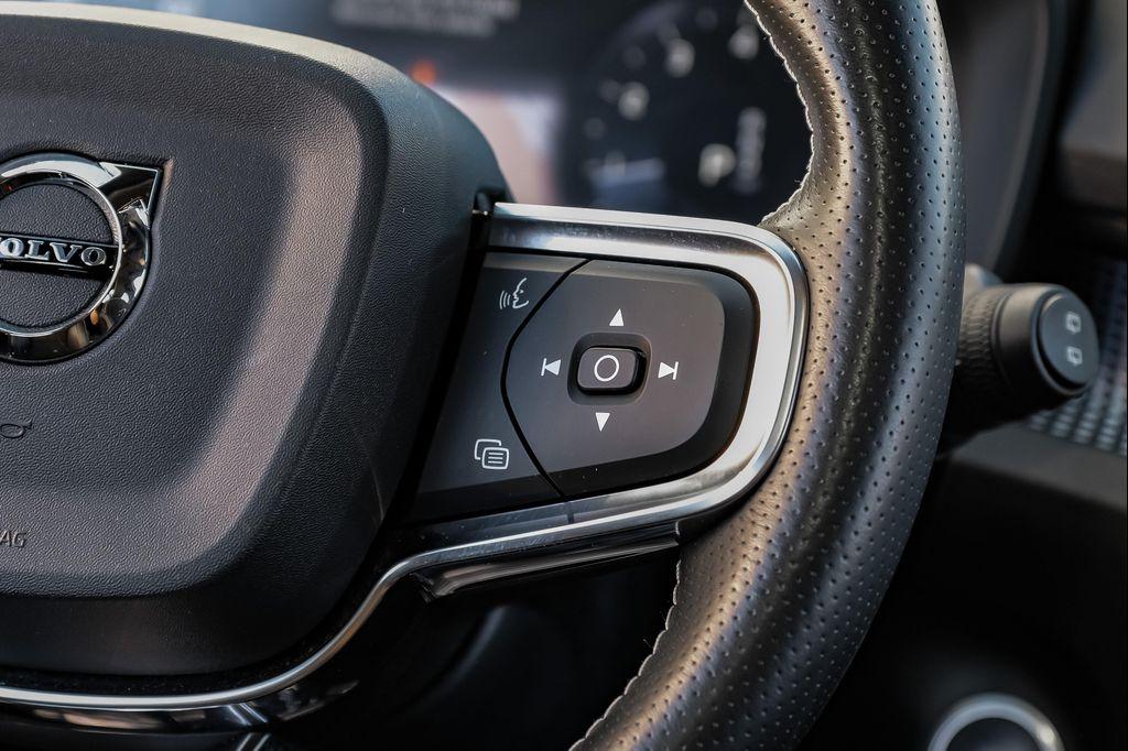 used 2021 Volvo XC40 car, priced at $26,399