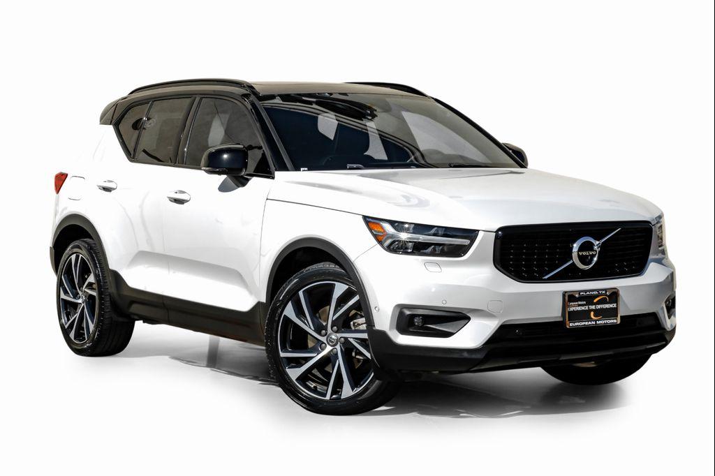 used 2021 Volvo XC40 car, priced at $26,399