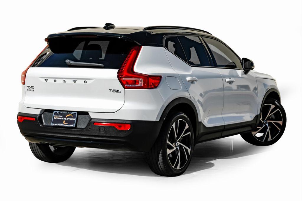 used 2021 Volvo XC40 car, priced at $26,399