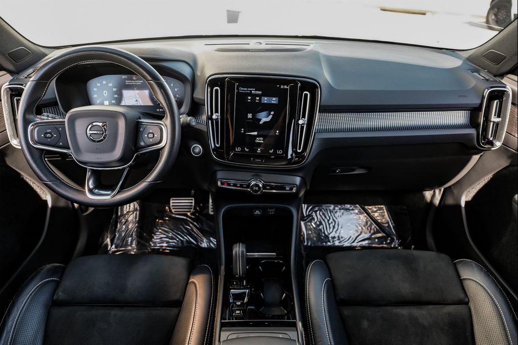 used 2021 Volvo XC40 car, priced at $26,399