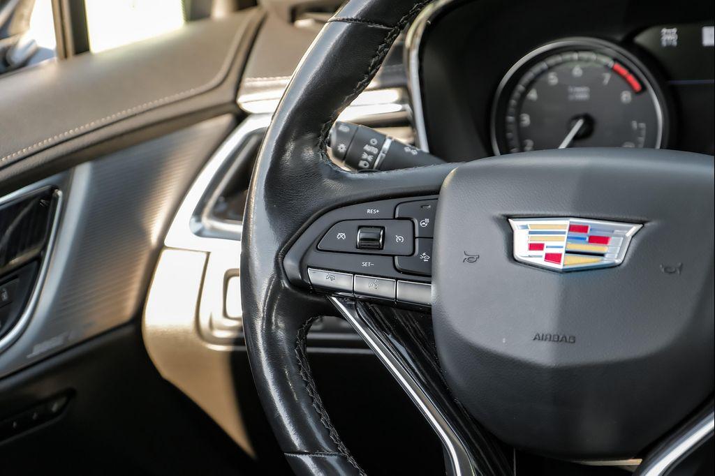 used 2021 Cadillac XT6 car, priced at $24,995