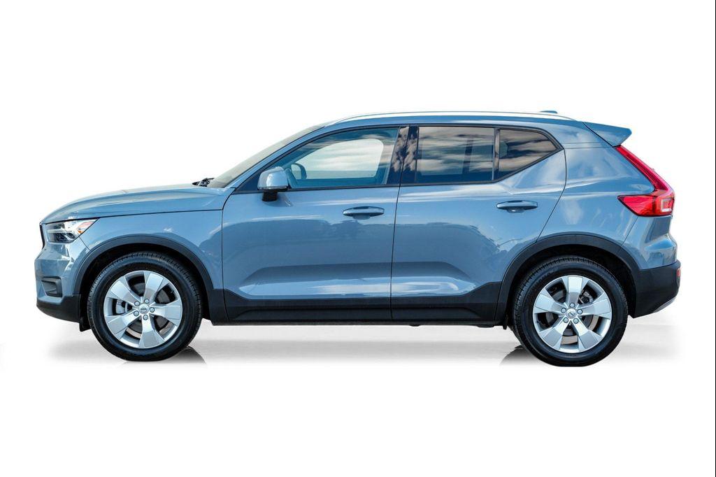 used 2021 Volvo XC40 car, priced at $19,499