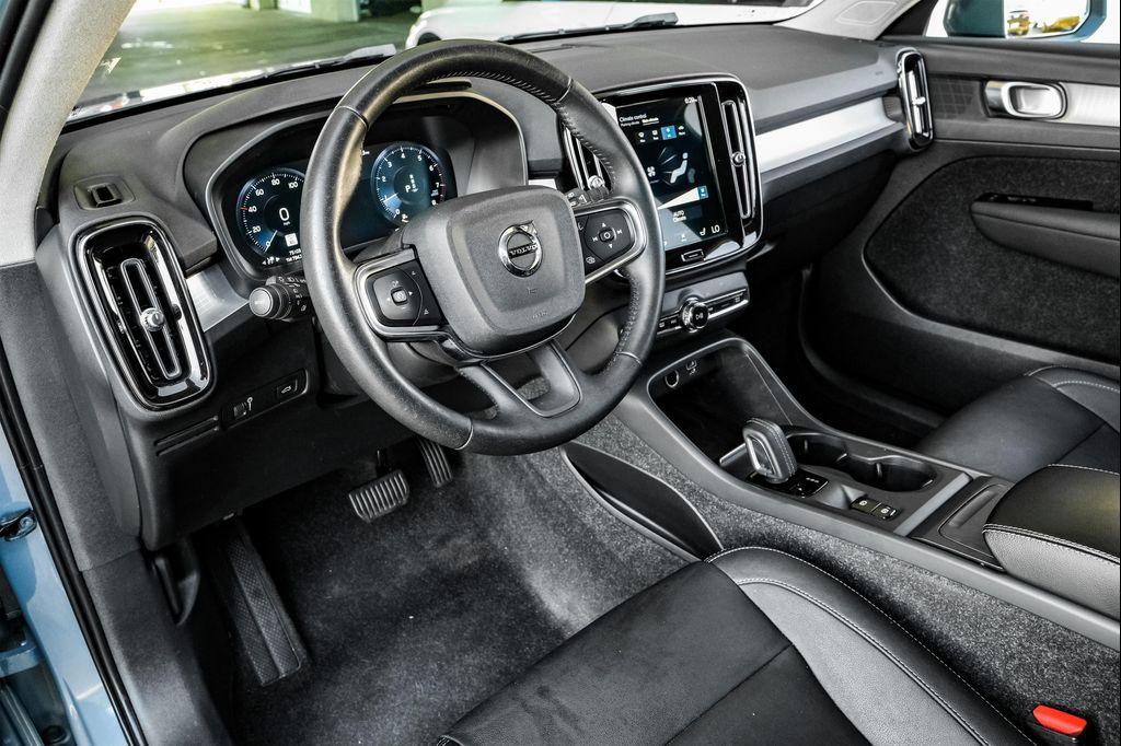 used 2021 Volvo XC40 car, priced at $19,499