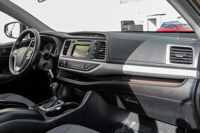 used 2019 Toyota Highlander car, priced at $25,499