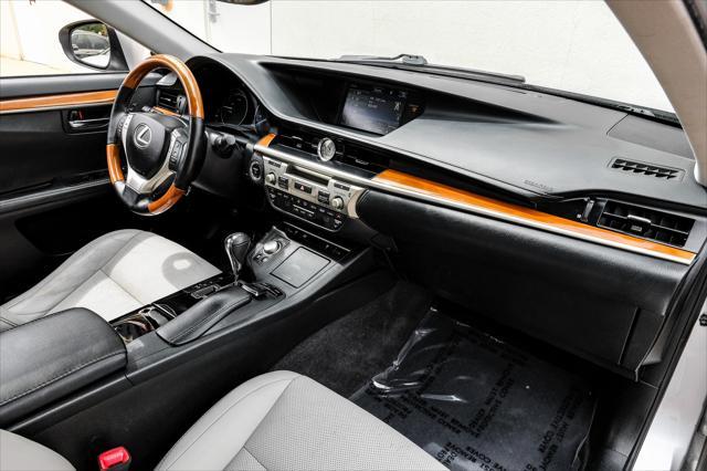 used 2015 Lexus ES 300h car, priced at $10,995