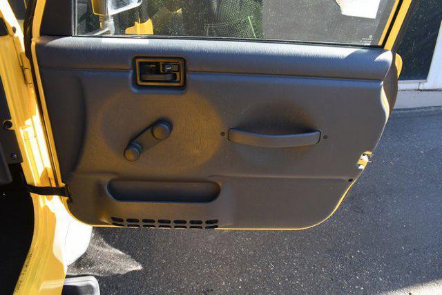 used 2001 Jeep Wrangler car, priced at $12,999