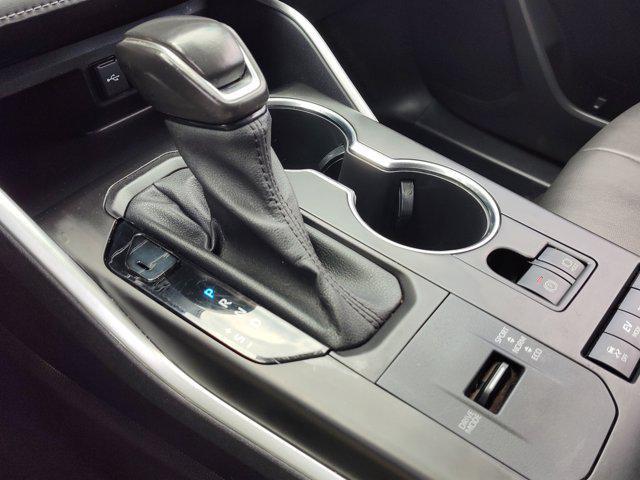 used 2020 Toyota Highlander Hybrid car, priced at $36,999