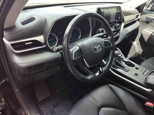 used 2020 Toyota Highlander Hybrid car, priced at $36,999