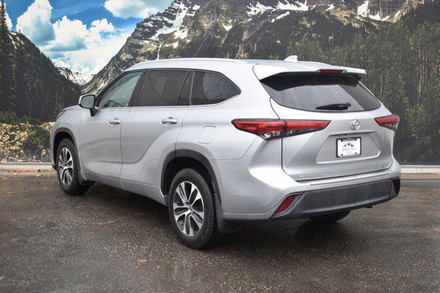 used 2020 Toyota Highlander car, priced at $30,998