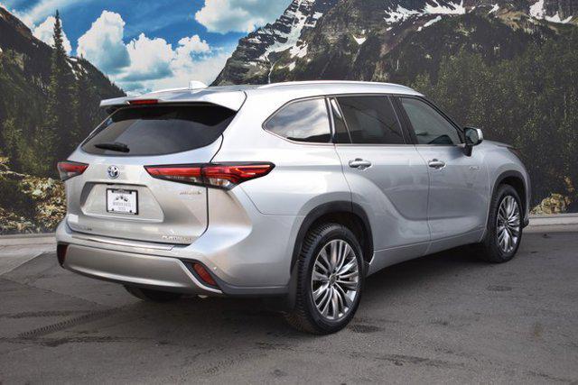 used 2021 Toyota Highlander Hybrid car, priced at $43,999