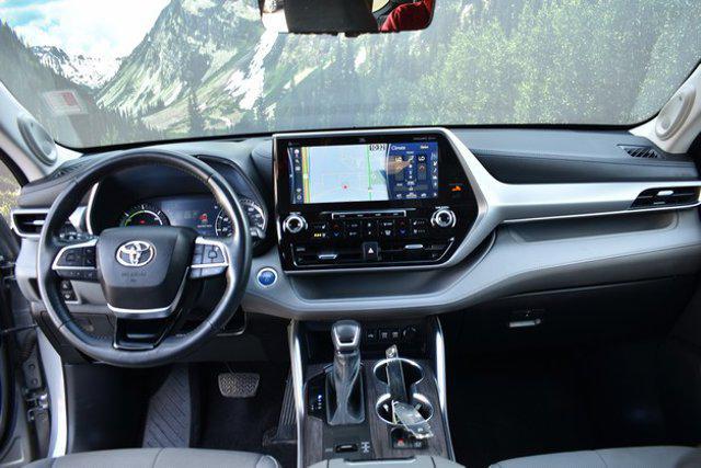 used 2021 Toyota Highlander Hybrid car, priced at $43,999