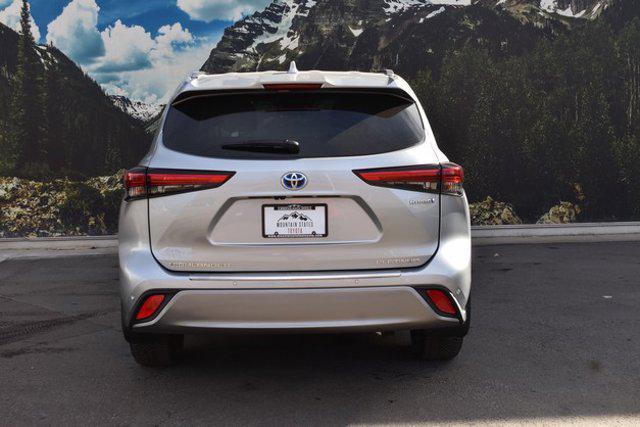 used 2021 Toyota Highlander Hybrid car, priced at $43,999