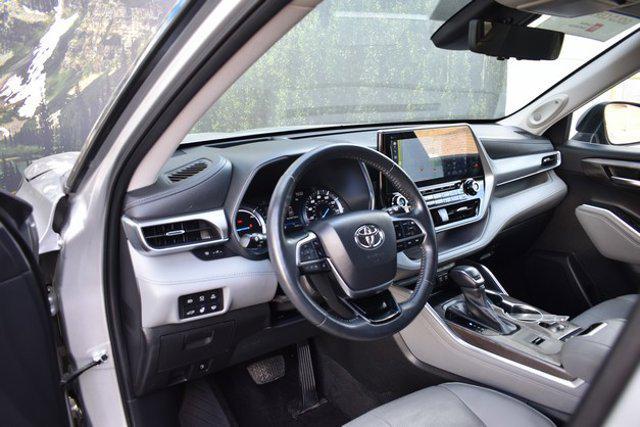 used 2021 Toyota Highlander Hybrid car, priced at $43,999