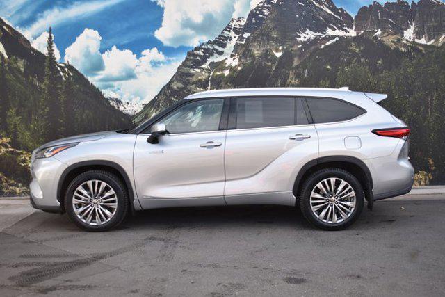 used 2021 Toyota Highlander Hybrid car, priced at $43,999