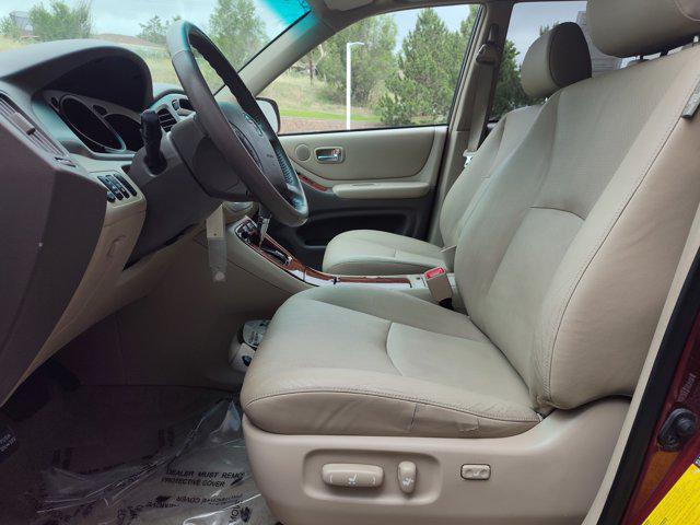 used 2007 Toyota Highlander car, priced at $14,999