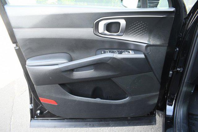 used 2023 Kia Sorento Hybrid car, priced at $28,999