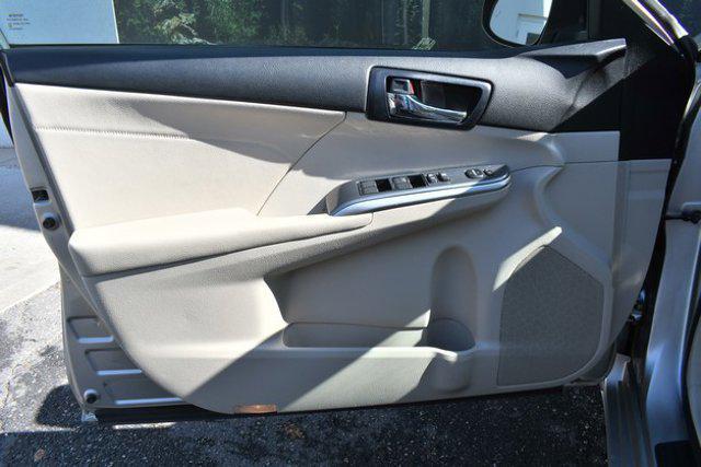 used 2014 Toyota Camry Hybrid car, priced at $11,499