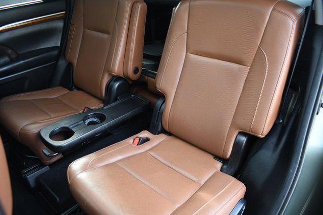 used 2019 Toyota Highlander Hybrid car, priced at $25,499