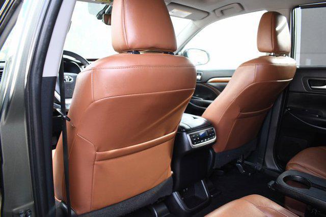 used 2019 Toyota Highlander Hybrid car, priced at $25,499