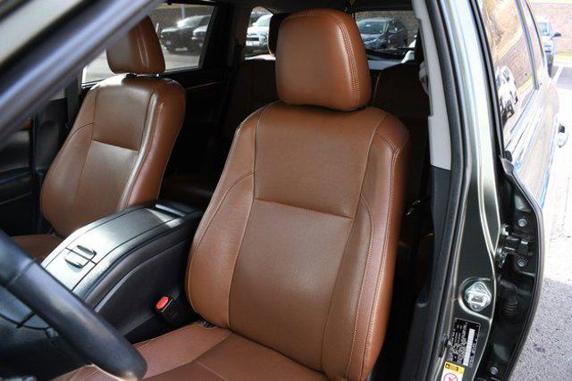 used 2019 Toyota Highlander Hybrid car, priced at $25,499