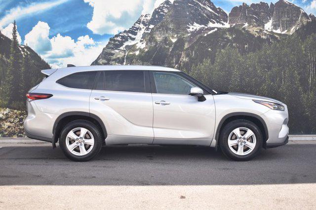 used 2024 Toyota Highlander car, priced at $32,996