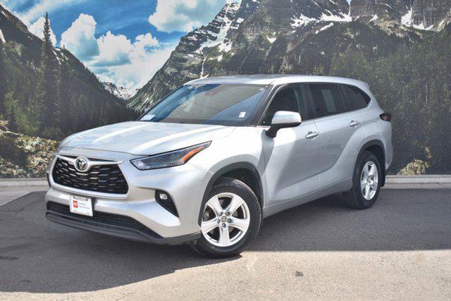 used 2024 Toyota Highlander car, priced at $32,996