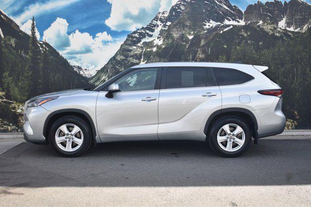 used 2024 Toyota Highlander car, priced at $32,996