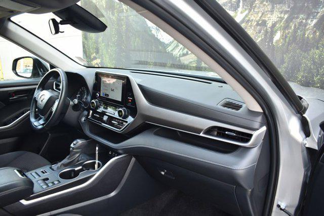 used 2024 Toyota Highlander car, priced at $32,996