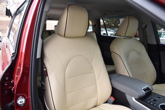 used 2023 Toyota Highlander Hybrid car, priced at $39,499