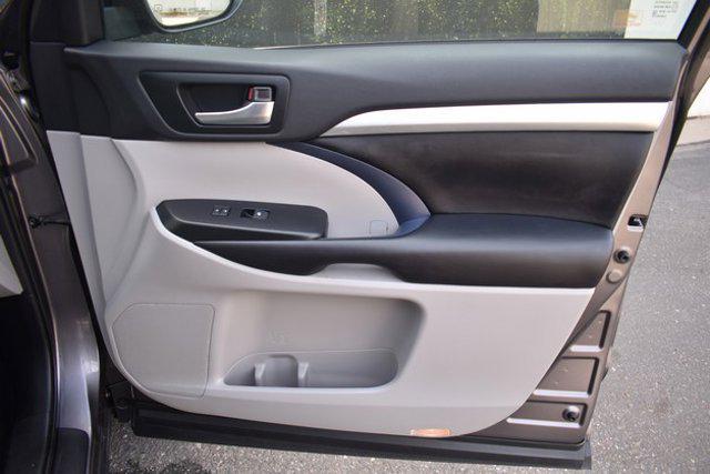 used 2019 Toyota Highlander car, priced at $28,496
