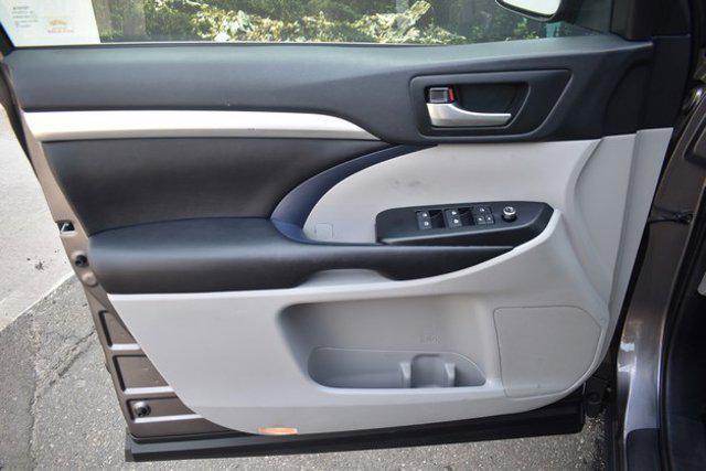 used 2019 Toyota Highlander car, priced at $28,496