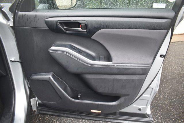 used 2024 Toyota Highlander car, priced at $32,296