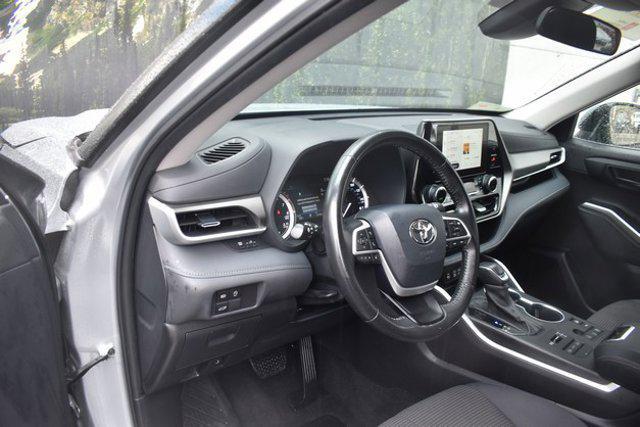 used 2024 Toyota Highlander car, priced at $32,296