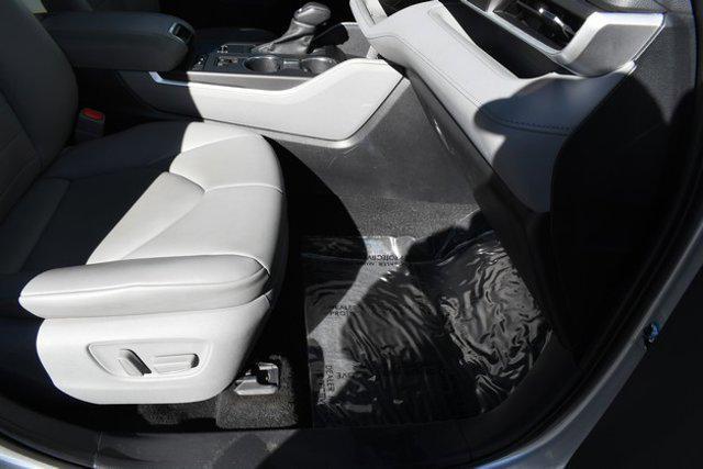 used 2021 Toyota Highlander Hybrid car, priced at $33,999