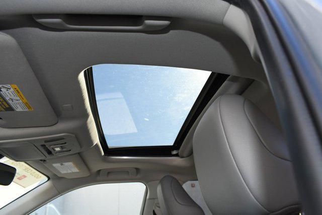 used 2021 Toyota Highlander Hybrid car, priced at $33,999