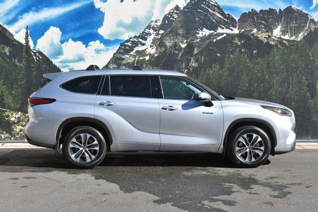 used 2021 Toyota Highlander Hybrid car, priced at $33,999