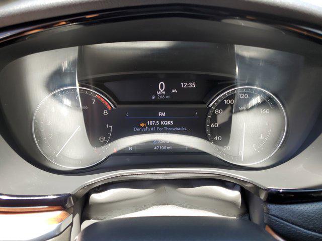 used 2022 Cadillac XT5 car, priced at $26,999