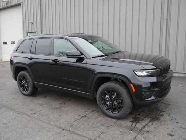 new 2025 Jeep Grand Cherokee car, priced at $43,384