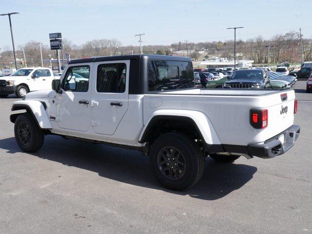 new 2024 Jeep Gladiator car, priced at $43,146