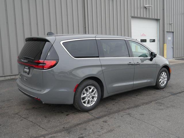 new 2025 Chrysler Pacifica car, priced at $42,222