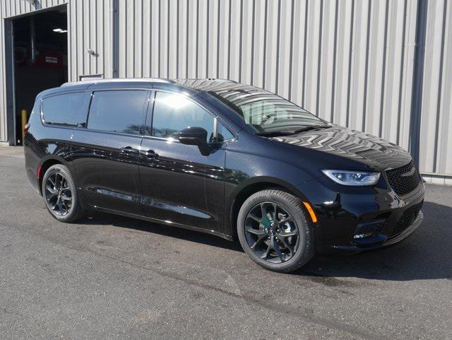 new 2025 Chrysler Pacifica car, priced at $49,270