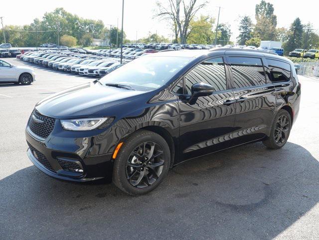 new 2025 Chrysler Pacifica car, priced at $49,270