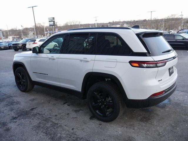 new 2025 Jeep Grand Cherokee car, priced at $52,252