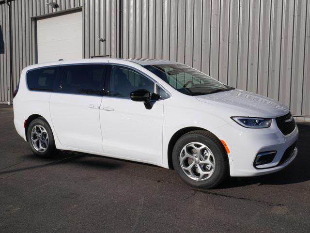 new 2024 Chrysler Pacifica car, priced at $52,327